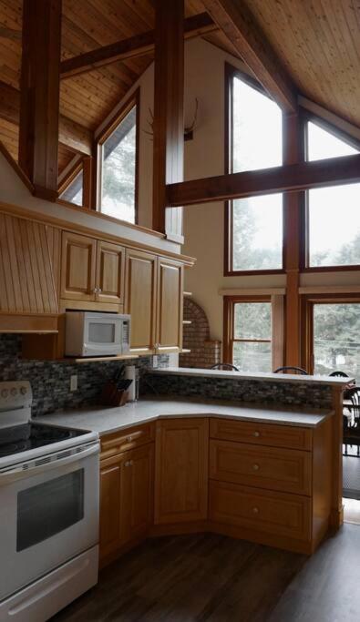 Chalet Style Cottage Near Shawnigan Lake Exterior foto